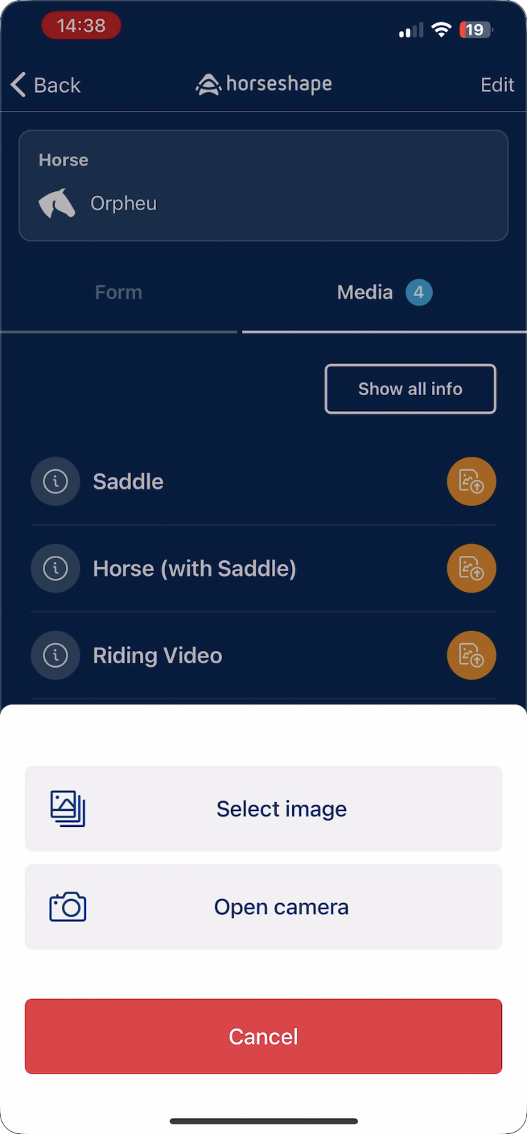 Attaching photos and videos to a horse's file in the horseshape app